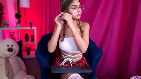 Asha online show from February 25, 9:26 pm