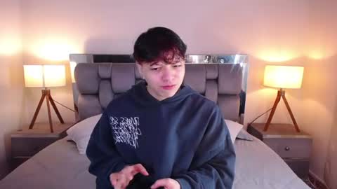 asher_addams__ online show from July 4, 5:11 am