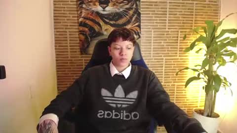 asher_addams__ online show from July 18, 6:26 am
