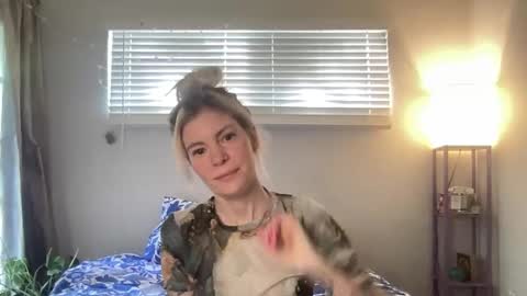 Ashlee online show from February 21, 7:17 pm