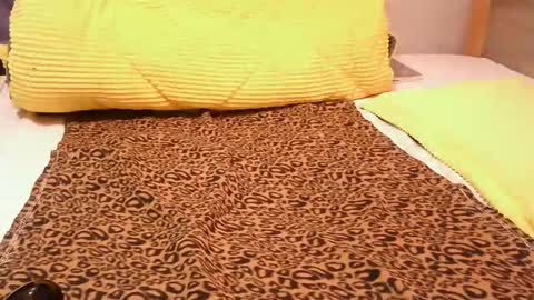 ashlery  online show from October 31, 10:59 am