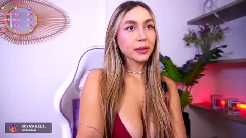 Snapshot of ashley2004_ chatting on October 21, 12:49 am Nay online show from October 21, 12:49 am