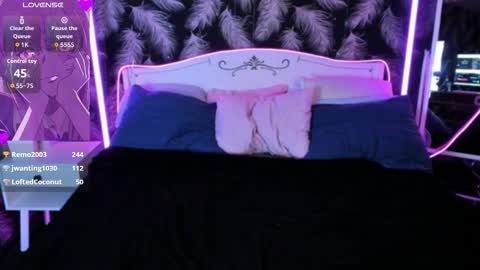 Ashley online show from February 27, 9:40 pm