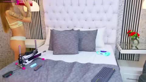 AshleyRoberh online show from April 16, 8:31 pm