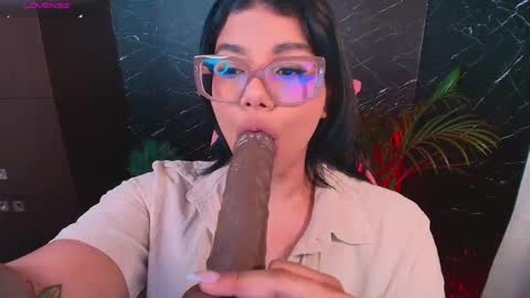 Snapshot of ashleyy18__ chatting on October 10, 1:22 am Ashleyy18 online show from October 10, 1:22 am