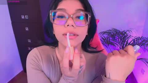 Snapshot of ashleyy18__ chatting on September 14, 7:59 pm Ashleyy18 online show from September 14, 7:59 pm