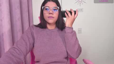 Snapshot of ashleyy18__ chatting on February 10, 9:14 am Ashleyy18 online show from February 10, 9:14 am