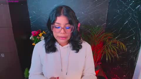 Snapshot of ashleyy18__ chatting on October 25, 2:12 am Ashleyy18 online show from October 25, 2:12 am