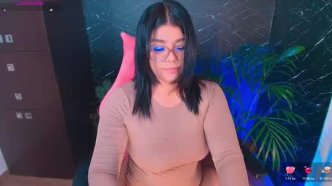 Ashleyy18   online show from November 12, 1:41 am