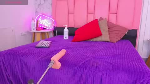 ashlleyray online show from May 28, 7:12 pm