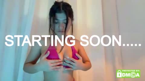 Snapshot of ashllovee_ chatting on October 22, 11:12 am ashllovee online show from October 22, 11:12 am