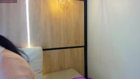 ashlyn online show from January 6, 7:51 pm