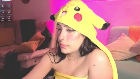 Snapshot of ashlynnlowe_ chatting on September 27, 9:12 pm Ash  online show from September 27, 9:12 pm