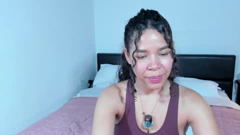 ashlyviper77 online show from May 19, 10:28 pm