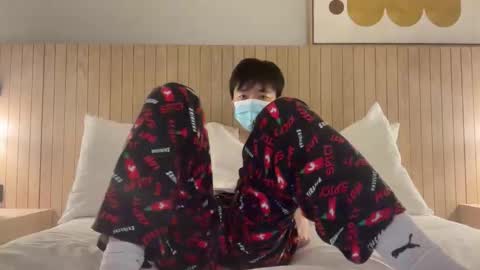 asiaboyshow online show from April 15, 12:36 am