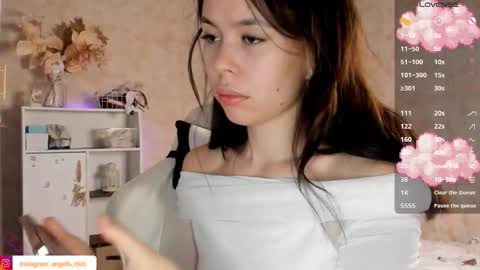 Snapshot of asian_angell chatting on October 27, 4:56 am adeline online show from October 27, 4:56 am