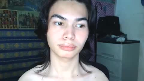 asian_babyboi online show from December 3, 5:02 pm