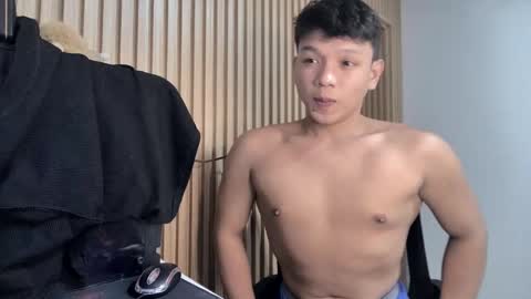 asian_calid22xx online show from March 3, 7:10 pm