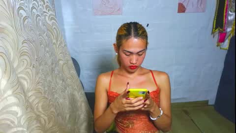 LOVELY LORAINE online show from November 2, 12:16 pm