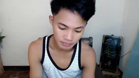 Snapshot of asian_lover05 chatting on October 6, 8:15 pm asian_lover05 online show from October 6, 8:15 pm