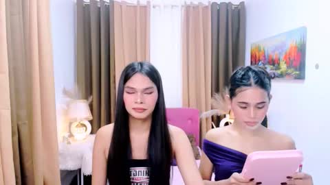 mooreen online show from November 7, 4:42 pm