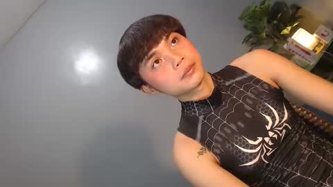 Reyshell online show from February 15, 7:51 am