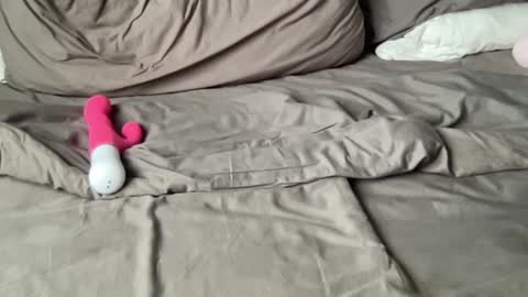 asiangirlandwhiteguy online show from February 14, 8:42 am