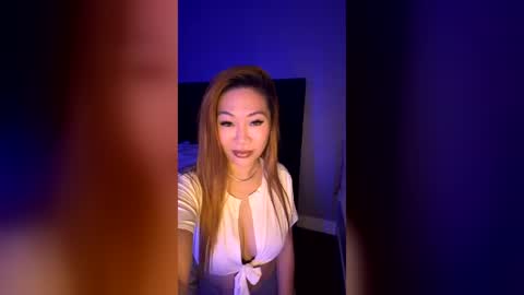 lily lee online show from August 4, 3:57 am