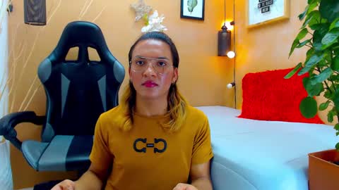 ASLY online show from September 19, 6:44 pm