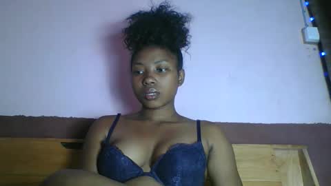 asmiraa online show from April 9, 3:18 pm