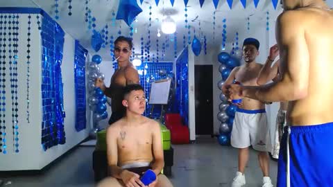 THOMAS AND DAMIAND online show from February 7, 3:13 am