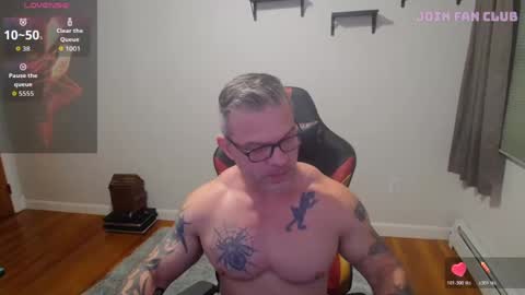 Snapshot of ass_chaser_1 chatting on October 22, 1:31 am Ass Chaser online show from October 22, 1:31 am