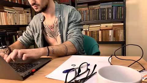 asshunter4k online show from February 11, 7:59 pm