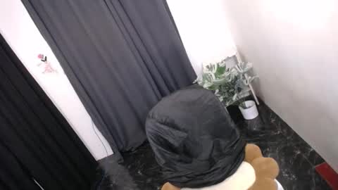 Anna online show from March 23, 4:56 pm