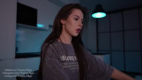 Asuna Niiya - online show from October 23, 6:42 pm