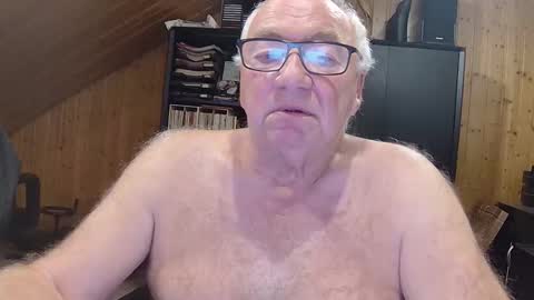 asusandy online show from May 15, 10:50 pm