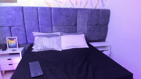 atenea velle online show from April 17, 3:09 am