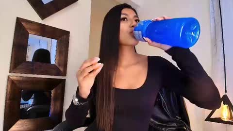 ateneaaa_ online show from December 20, 7:43 pm