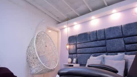 Atennea Diiossa online show from February 13, 1:03 pm