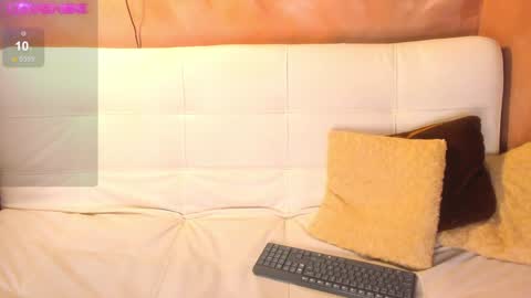 ATENEA MAKRI online show from December 11, 5:25 pm