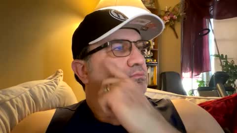 atozzzz online show from February 8, 8:23 pm