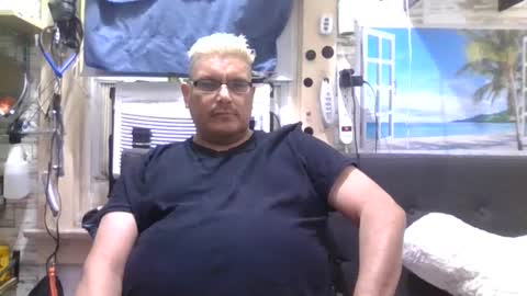 A online show from December 25, 6:19 pm