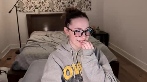 Miss Audrey online show from February 18, 12:37 am