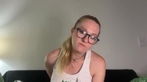 AudreyAlien online show from April 10, 7:24 am