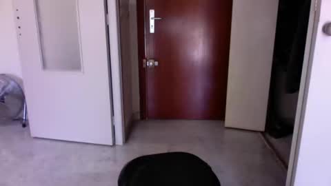 auguste688483 online show from April 4, 8:43 am