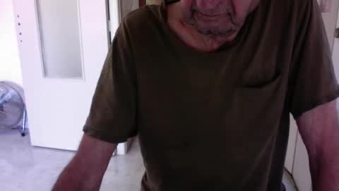 auguste688483 online show from May 20, 8:21 am