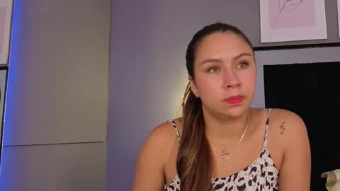 aura verde online show from February 25, 3:21 am