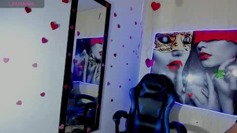 Aura Bluee Love online show from April 17, 4:04 am