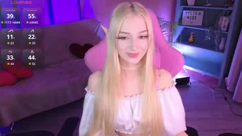 Aura online show from June 20, 8:26 pm