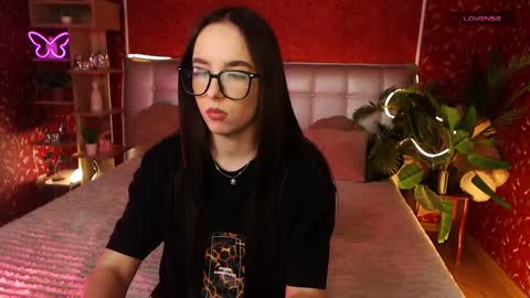 Aurora online show from February 5, 6:15 pm